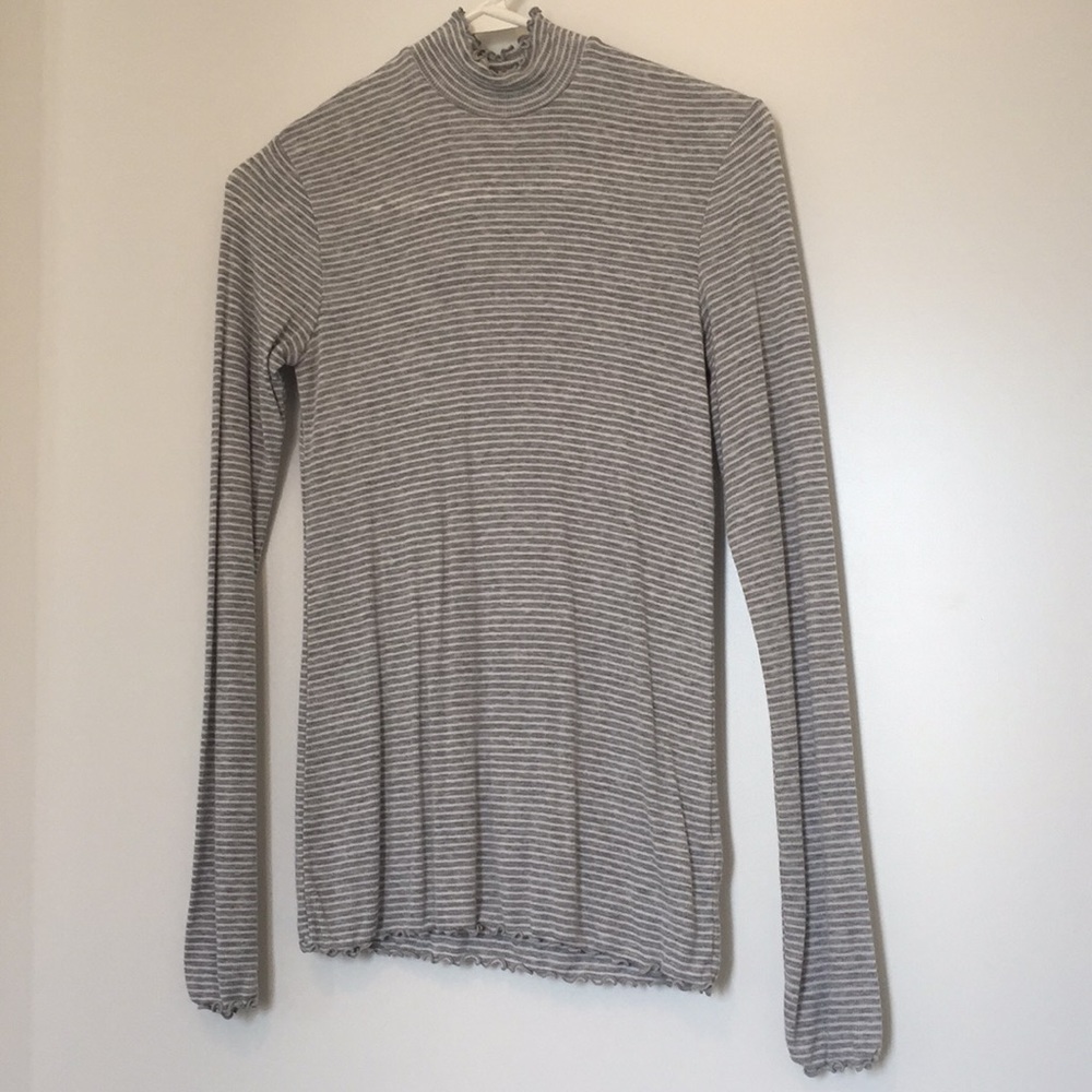 Light grey & white stripped turtle neck top